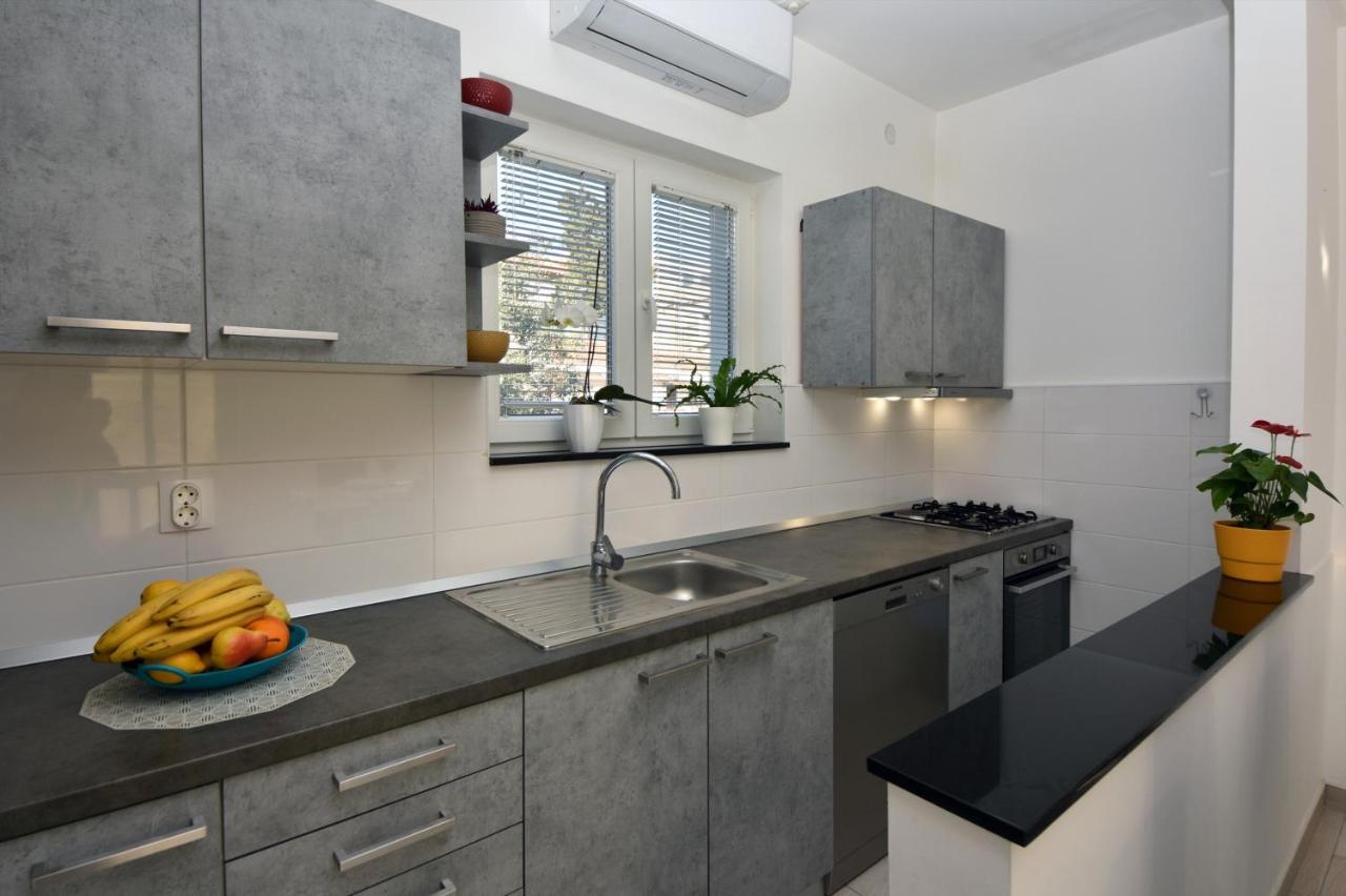 Greenvine Apartment Zadar Buitenkant foto